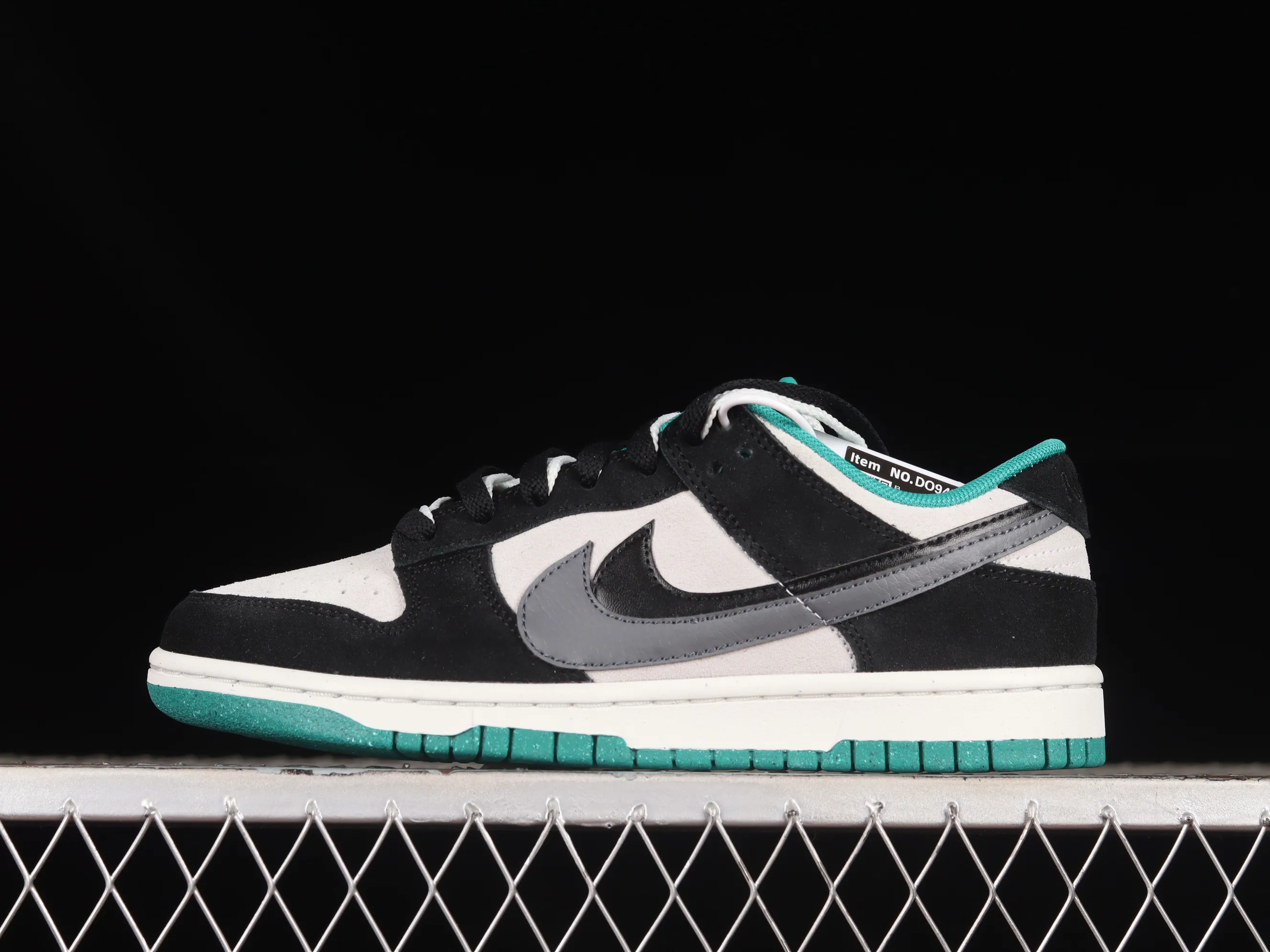 All categories Nk SB Dunk series Nk SB Dunk Low low-top sneakers Nk SB Dunk Low "85" black and gray double hook strap black and green SB low-top sports and leisure sneakers DO9457-133
